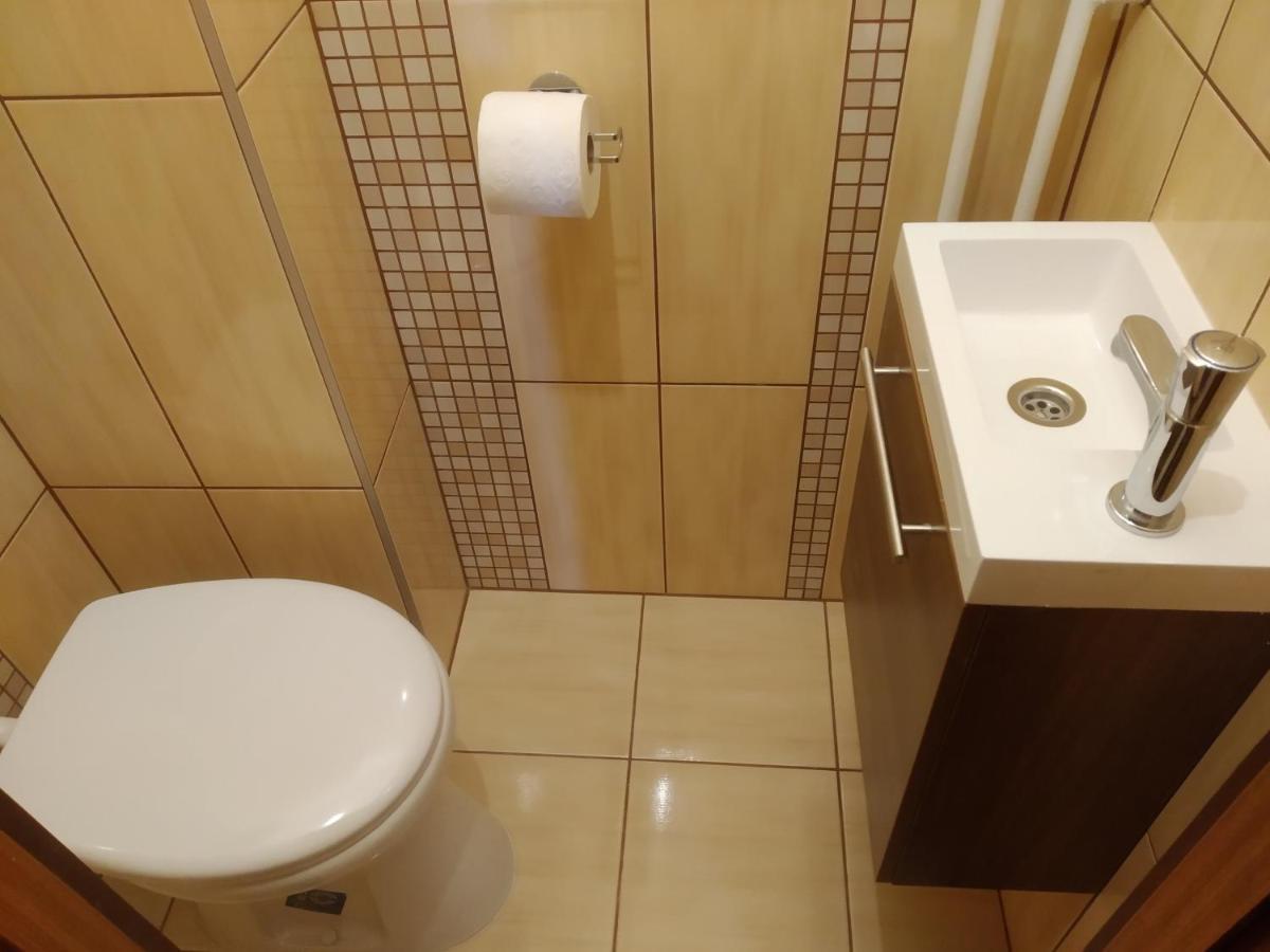 Apartamento Sinko - Free Garage Parking, Central, 2 Bedrooms 4 Single Beds, Flexi Check-out Budapeste
