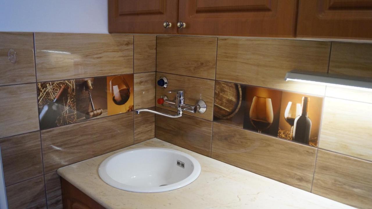 Sinko - Free Garage Parking, Central, 2 Bedrooms 4 Single Beds, Flexi Check-out * Budapeste