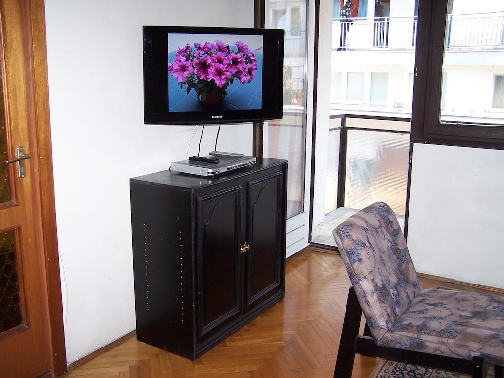 Sinko - Free Garage Parking, Central, 2 Bedrooms 4 Single Beds, Flexi Check-out Budapeste