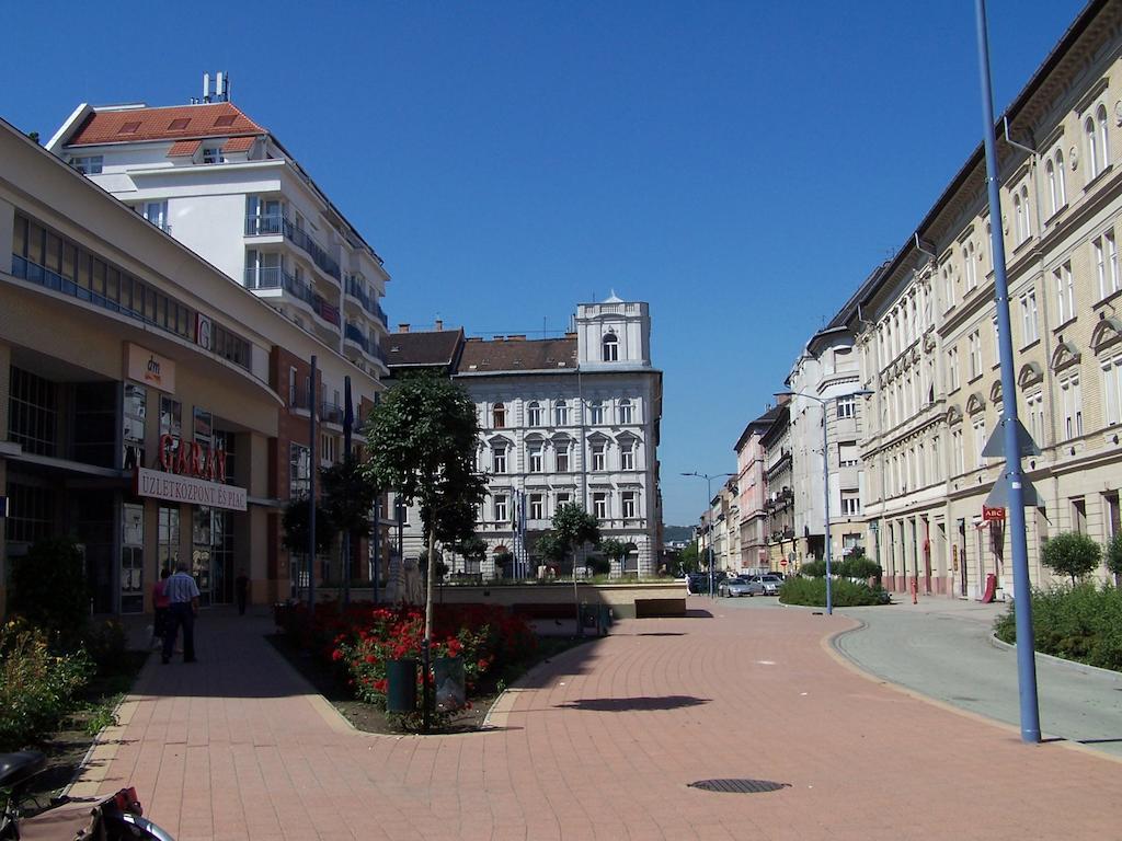 Apartamento Sinko - Free Garage Parking, Central, 2 Bedrooms 4 Single Beds, Flexi Check-out