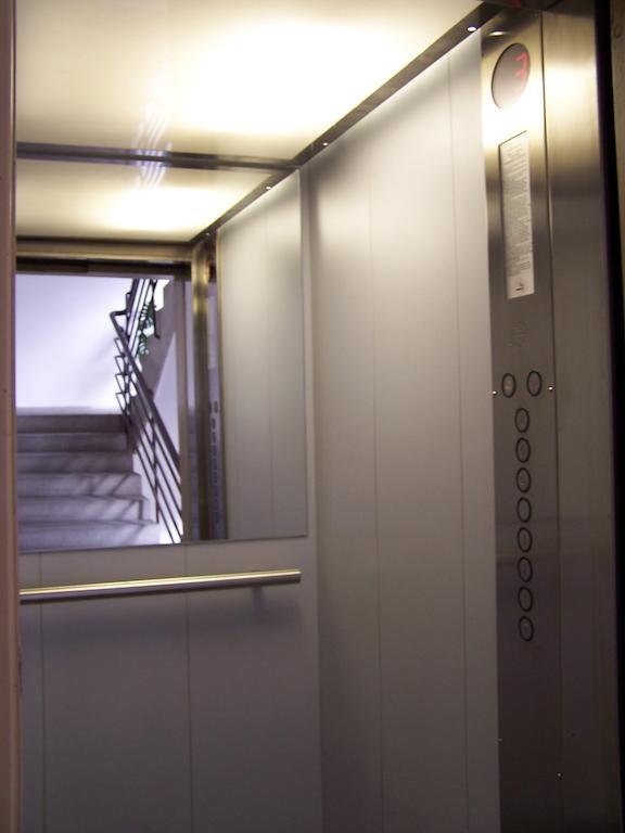 Sinko - Free Garage Parking, Central, 2 Bedrooms 4 Single Beds, Flexi Check-out Apartamento